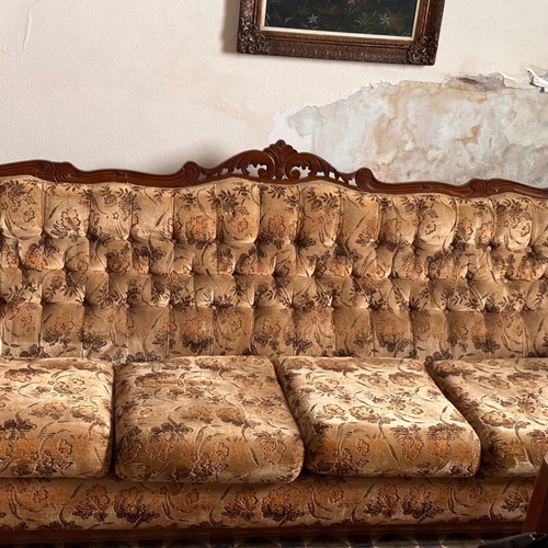 Vintage 80s sofa with carved wood – retro statement piece