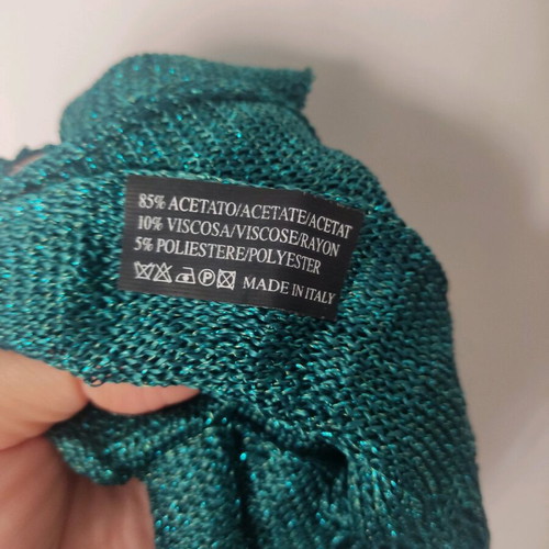 Emerald scarf like new, fine knitted with slight shimmer