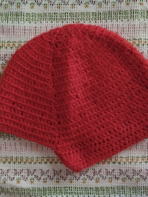 Handmade knit hat like new, one size, red