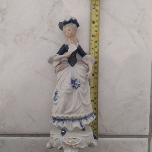 Vintage decorative figurine couple like new, 24 cm