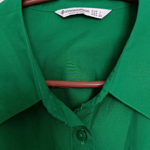Stradivarius crop shirt green like new, size L