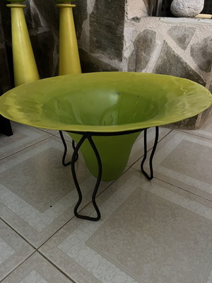 Murano bowl with tripod metal base and two conical decorative bottles like new