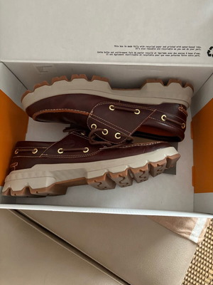 Timberland leather shoes new, brown, size 42