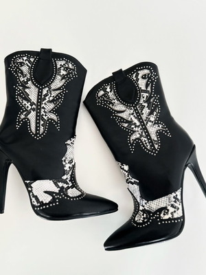 Cowboy boots with thin heel new