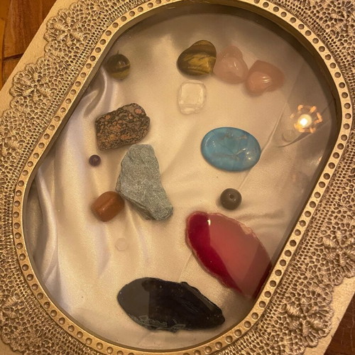 Collection of rocks and semi-precious stones like new with case