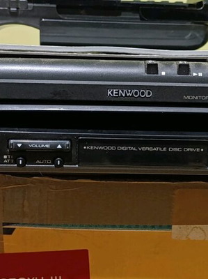 Kenwood 1DIN screen like new with remote control