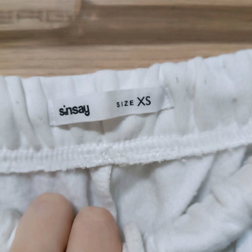 Sinsay sports pants white like new