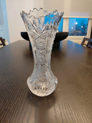 Crystal vase handmade carving like new, height 22cm