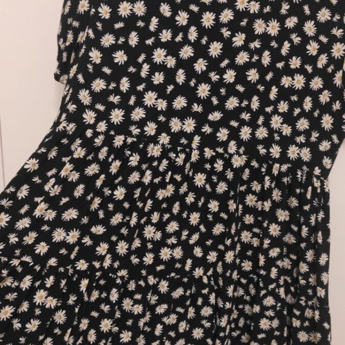 Floral dress with black base Zara, like new, size L