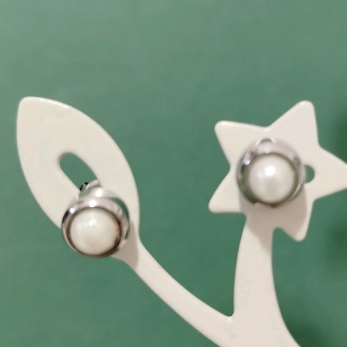 Pearl earrings used, stainless steel