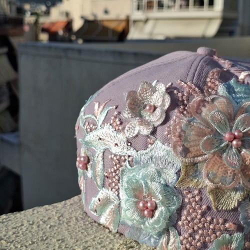 New Era 59FIFTY custom cap brand new, lilac with floral embroidery