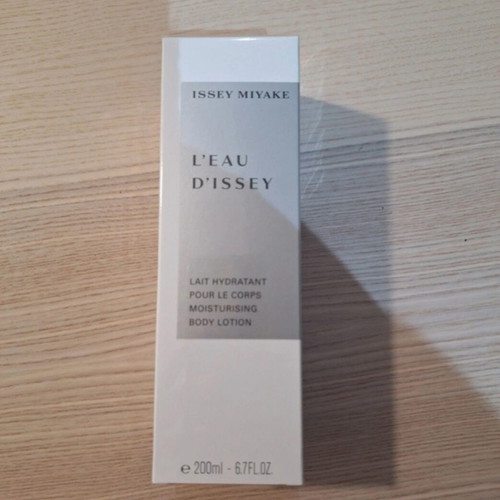 Issey Miyake L'Eau D'Issey Moisturising Body Lotion 200ml new