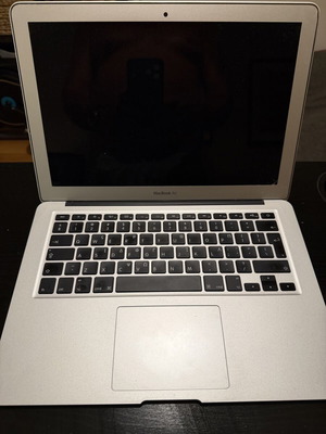 MacBook Air 13” Early 2015 laptop, Intel Core i5, 8GB RAM, 128GB SSD
