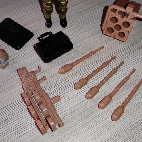 G.I.JOE Salvo (v1) 1990 action figure used, complete with equipment