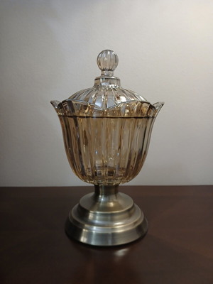 Iridescent crystal fondue pot in excellent condition