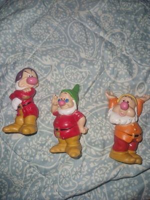 3 dwarf figures, pack