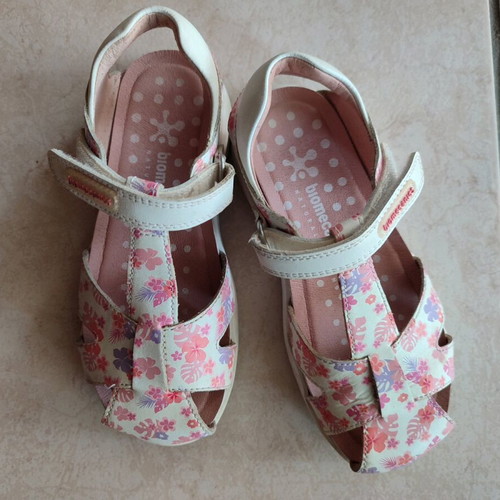 Biomecanics children's sandals used, size 29, multicolor