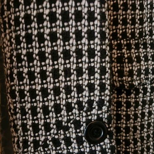 Women's coat used Lilly.It size M, black and white