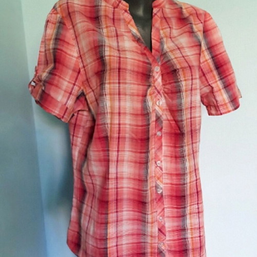 Estelle Cotton Tunic Shirt like new, short sleeves, pearl buttons