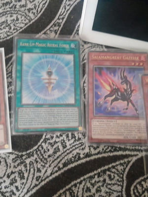 Yu-Gi-Oh! cards like new, set of 4 pieces