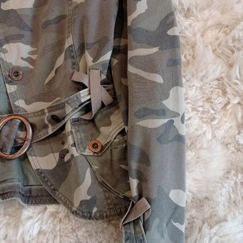 Military jacket Zuiki like new, size large, green
