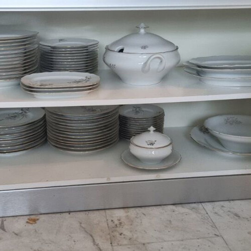 Hutschenreuther complete serving set Germany like new with gilded details