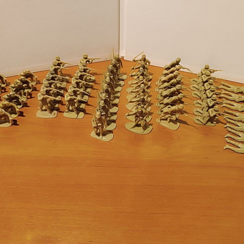 Plastic Japanese Military Figures 1/32 Scale like new, set of 59