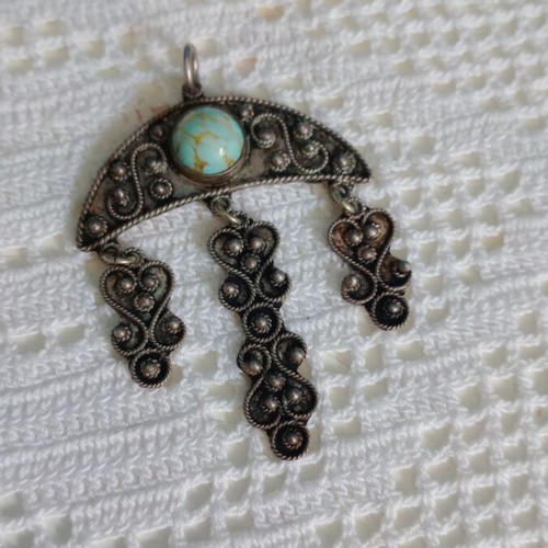 Silver pendant 925 with stone, like new