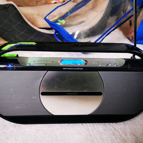 Phillips AZ1880 portable stereo used with CD, FM, USB