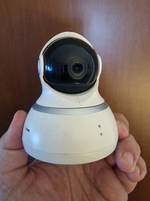 Wifi PTZ Camera Yi like new, 1080p resolution, night vision