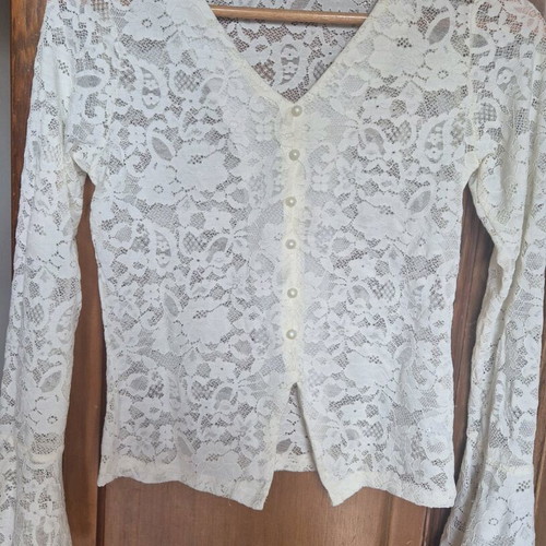 Lace blouse ecru like new, size S