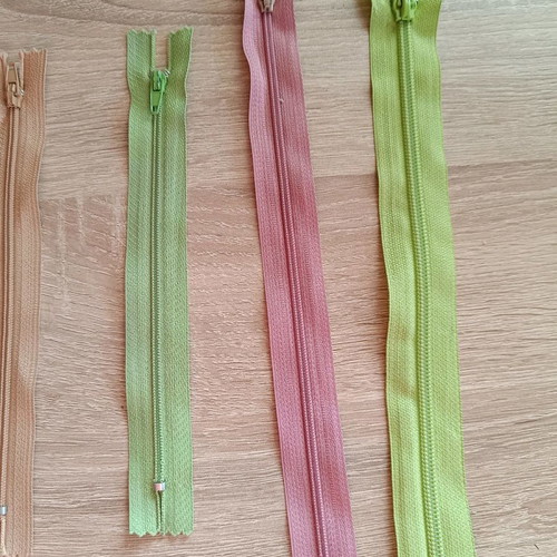 Zippers new, pack of 9 various colors and lengths
