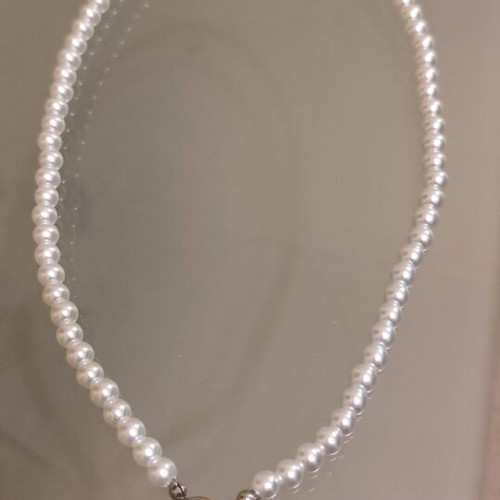 Necklace with white pearls and silver clasp new