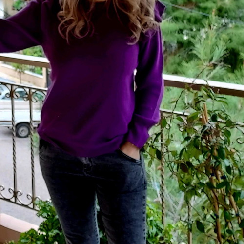 Doretta purple pullover with ruffles new