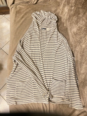 Bershka knitted cardigan with hood like new, white and blue