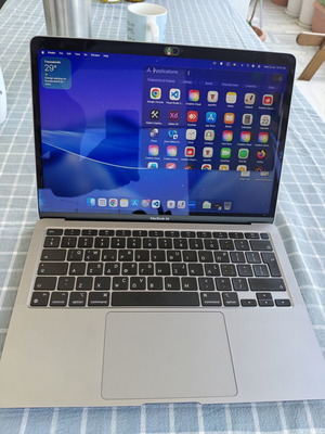 Apple MacBook Air M1 2020 13" 8GB RAM 256GB SSD like new