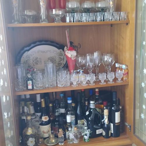 Showcase cabinet solid wood used, classic style