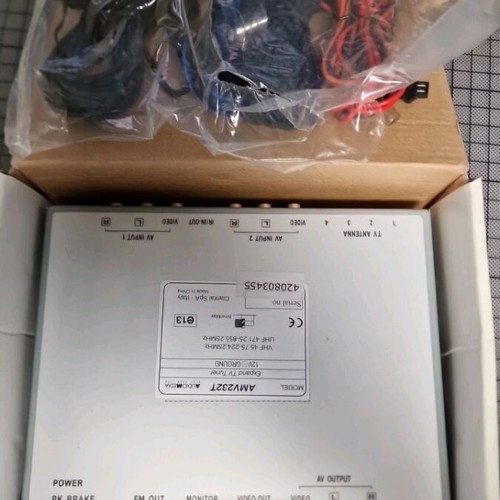Audiomedia AMV232T Car TV Receiver like new, missing remote