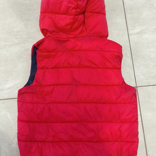 United Colors of Benetton sleeveless jacket vest XXS 3-4 years red like new