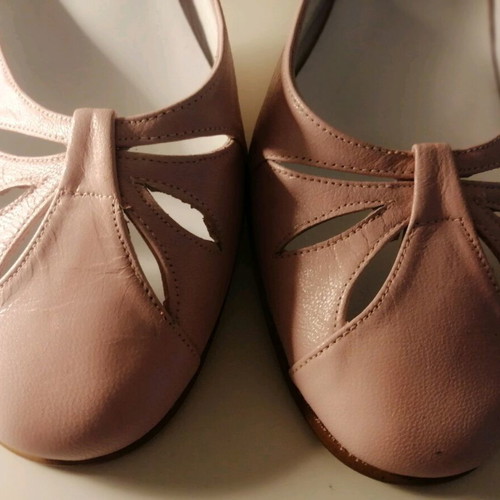 Migato pink leather pumps with ankle strap, new, size 39