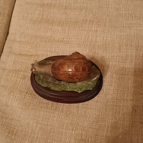 Snail figure on wood 13x8 cm like new