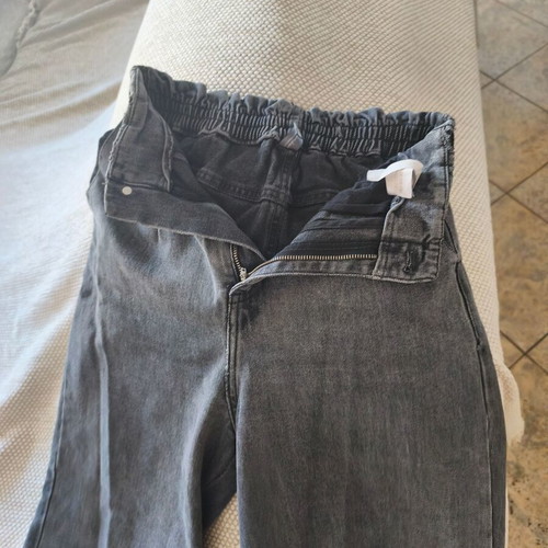 Carrot gray pants like new, size Medium/Large, elastic