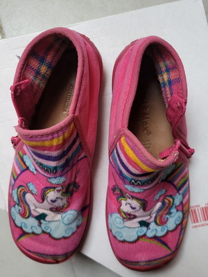 MiniMax children's anatomical slippers size 33 pink like new