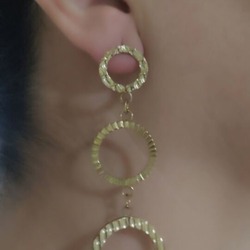 Set of 3 pairs of earrings like new, gold tone