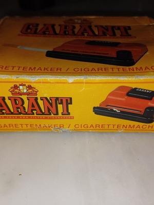 Cigarette rolling machine like new