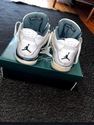 Air Jordan 4 Retro GS "Oxidized Green" sneakers, size 39