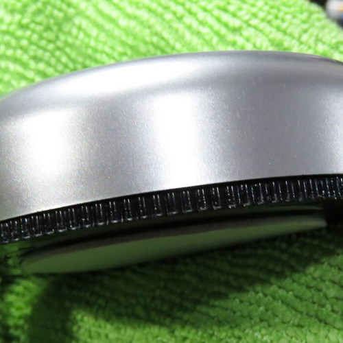Set of 2 used LED push lights for closets with battery power