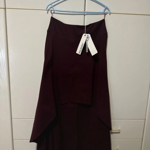 Maki Philosophy skirt new, size medium, burgundy, asymmetrical