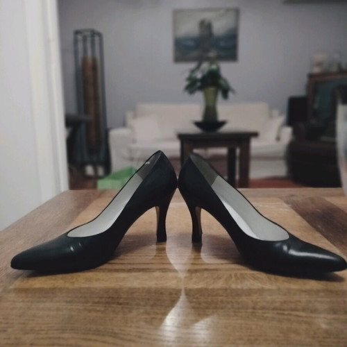Leather black pumps like new size 37