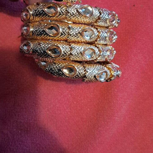 Snake bracelet new, gold color